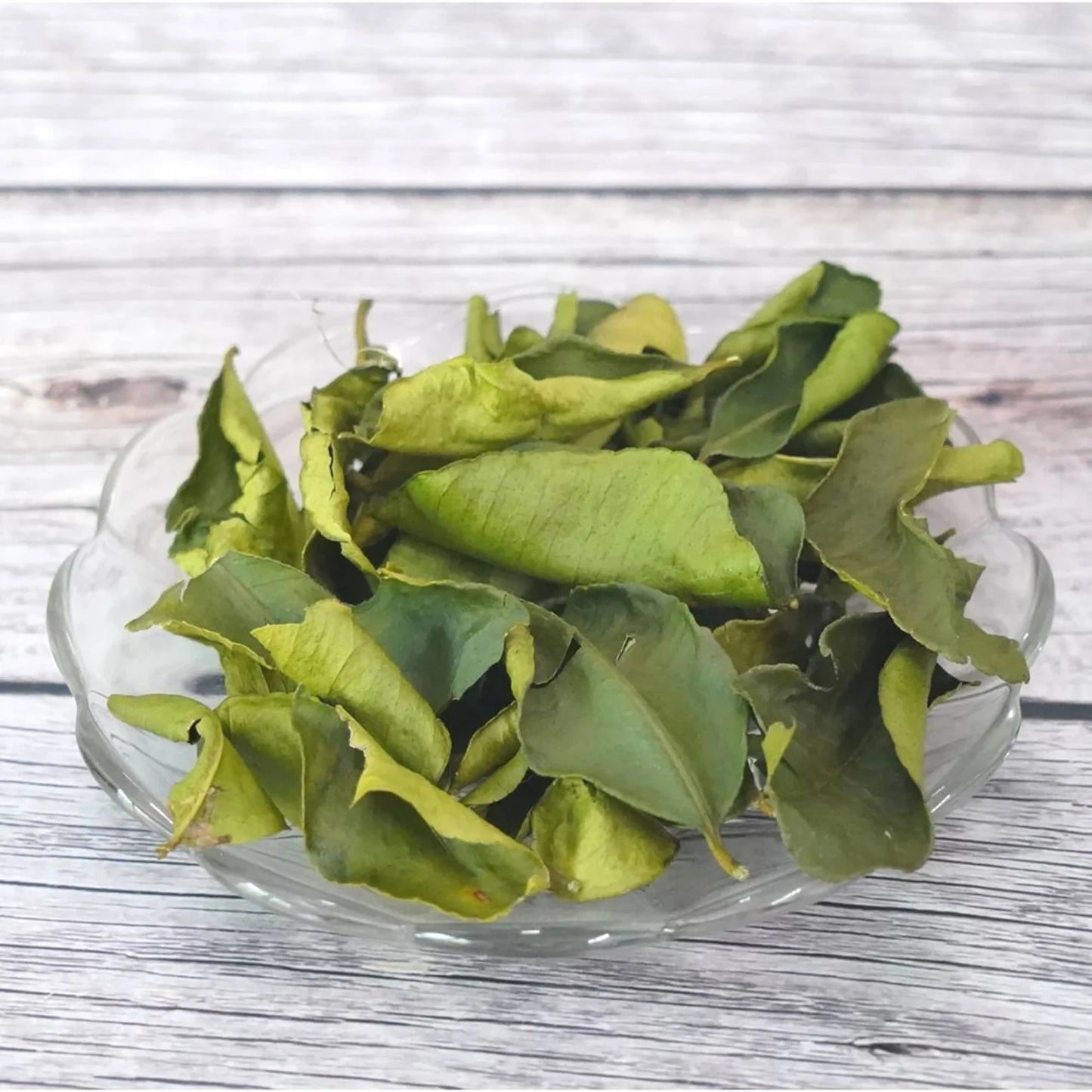 EZ THAI Dried Kaffir Lime Leaves 0.49 oz - Essential Ingredient for Thai Cooking